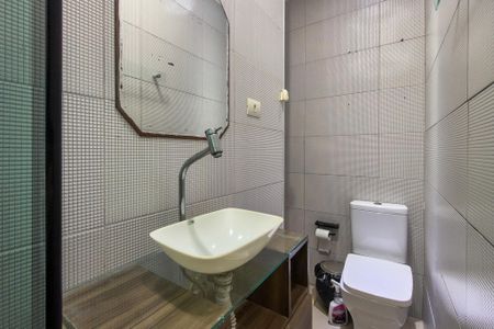 Casa para alugar com 146m², 2 quartos e 3 vagas Casa para alugar com 146m², 2 quartos e 3 vagasBanheiro da Suíte