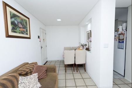 Apartamento à venda com 3 quartos, 60m² em Jardim Riacho das Pedras, Contagem