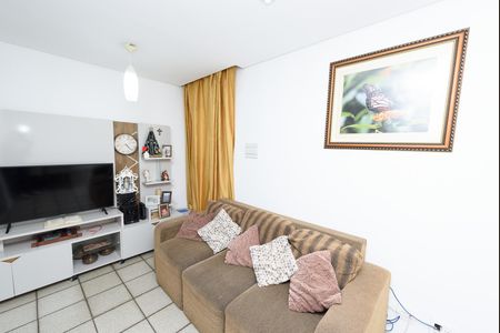 Apartamento à venda com 3 quartos, 60m² em Jardim Riacho das Pedras, Contagem