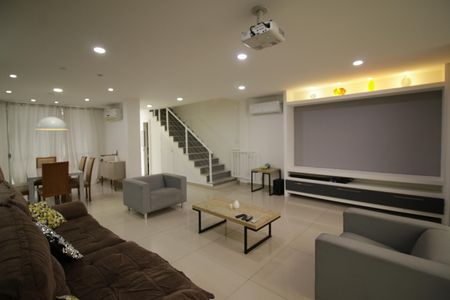 Casa à venda com 340m², 3 quartos e 2 vagasSala