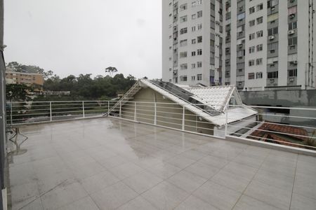 Casa à venda com 340m², 3 quartos e 2 vagasTerraço