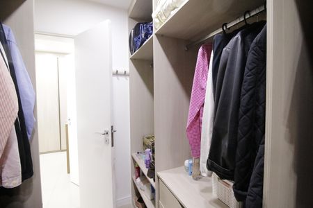 Casa à venda com 340m², 3 quartos e 2 vagasCloset da suíte 2