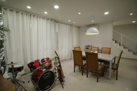 Casa à venda com 340m², 3 quartos e 2 vagasSala