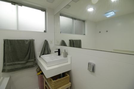 Casa à venda com 340m², 3 quartos e 2 vagasBanheiro da Suíte 2