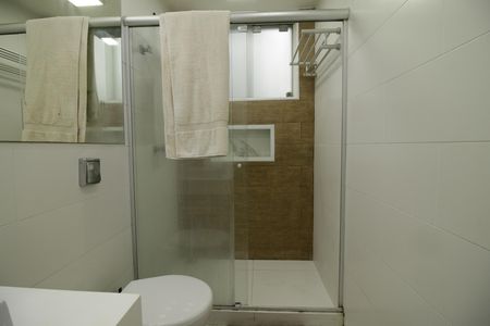 Casa à venda com 340m², 3 quartos e 2 vagasBanheiro da Suíte 1