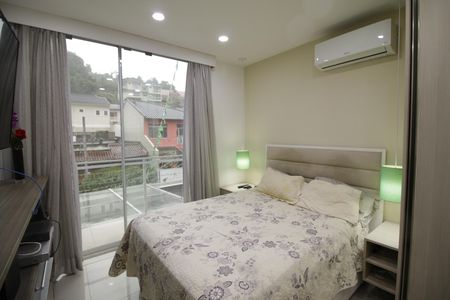 Casa à venda com 340m², 3 quartos e 2 vagasSuíte 2