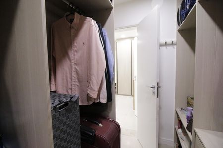 Casa à venda com 340m², 3 quartos e 2 vagasCloset da suíte 2