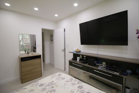 Casa à venda com 340m², 3 quartos e 2 vagasSuíte 2