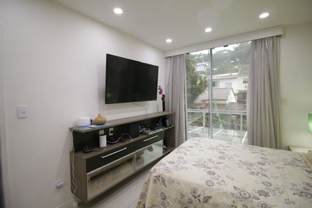 Casa à venda com 340m², 3 quartos e 2 vagasSuíte 2