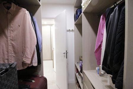 Casa à venda com 340m², 3 quartos e 2 vagasCloset da suíte 2