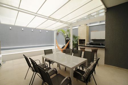 Casa à venda com 340m², 3 quartos e 2 vagasQuintal
