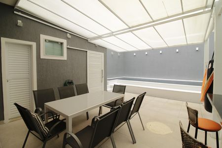 Casa à venda com 340m², 3 quartos e 2 vagasQuintal