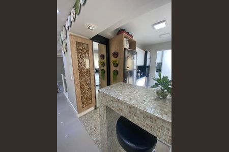 Casa de condomínio à venda com 178m², 3 quartos e 4 vagas