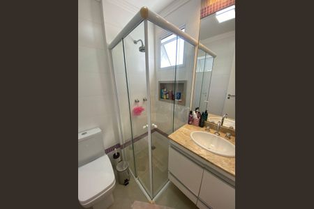 Casa de condomínio à venda com 178m², 3 quartos e 4 vagas