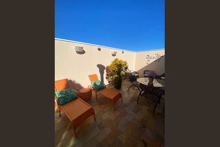 Casa de condomínio à venda com 178m², 3 quartos e 4 vagas