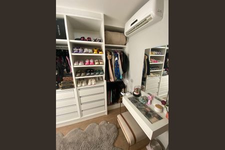 Casa de condomínio à venda com 178m², 3 quartos e 4 vagas