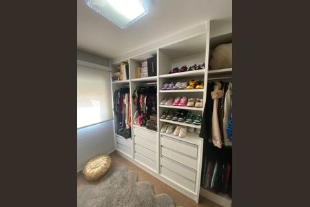 Casa de condomínio à venda com 178m², 3 quartos e 4 vagas