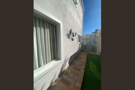 Casa de condomínio à venda com 178m², 3 quartos e 4 vagas