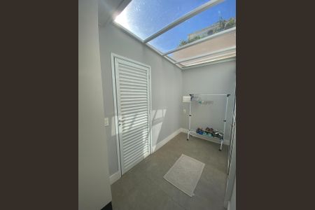 Casa de condomínio à venda com 178m², 3 quartos e 4 vagas