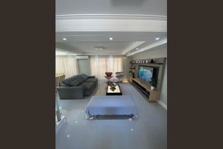 Casa de condomínio à venda com 178m², 3 quartos e 4 vagas