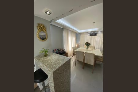 Casa de condomínio à venda com 178m², 3 quartos e 4 vagas