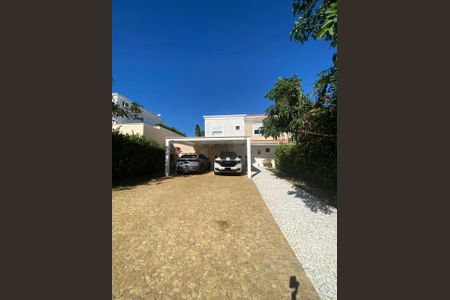 Casa de condomínio à venda com 178m², 3 quartos e 4 vagas