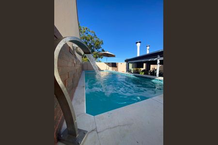 Casa de condomínio à venda com 178m², 3 quartos e 4 vagas