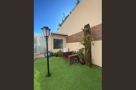 Casa de condomínio à venda com 178m², 3 quartos e 4 vagas