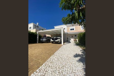 Casa de condomínio à venda com 178m², 3 quartos e 4 vagas