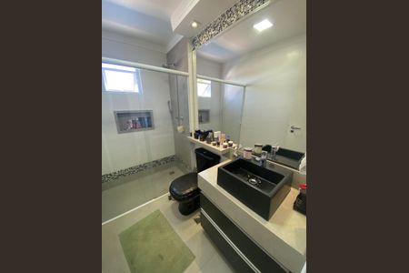 Casa de condomínio à venda com 178m², 3 quartos e 4 vagas