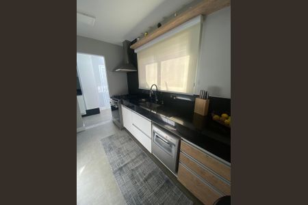 Casa de condomínio à venda com 178m², 3 quartos e 4 vagas