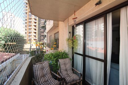 Apartamento à venda com 128m², 3 quartos e 3 vagasSala - Varanda