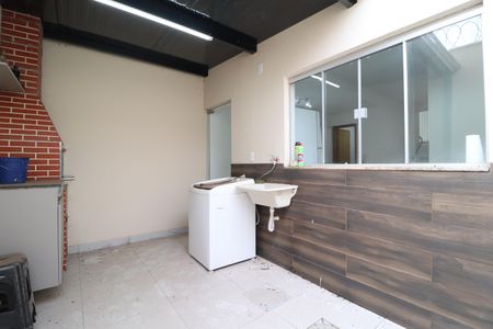 Casa de condomínio para alugar com 70m², 2 quartos e 1 vagaÁrea de Serviço