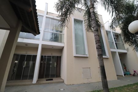 Casa de condomínio para alugar com 70m², 2 quartos e 1 vagaFachada da casa