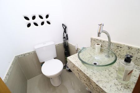 Lavabo de casa de condomínio para alugar com 2 quartos, 70m² em Jardim Ipanema, Uberlândia