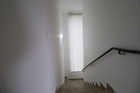 Casa de condomínio para alugar com 70m², 2 quartos e 1 vagaEscadas