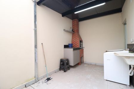 Casa de condomínio para alugar com 70m², 2 quartos e 1 vagaÁrea de Serviço