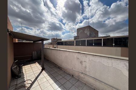 Apartamento à venda com 84m², 3 quartos e 1 vaga Apartamento à venda com 84m², 3 quartos e 1 vagaVaranda