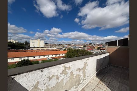 Apartamento à venda com 84m², 3 quartos e 1 vaga Apartamento à venda com 84m², 3 quartos e 1 vagaVaranda