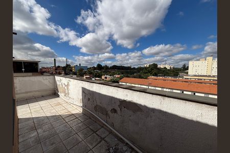 Apartamento à venda com 84m², 3 quartos e 1 vaga Apartamento à venda com 84m², 3 quartos e 1 vagaVaranda
