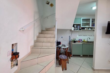 Sala de casa de condomínio para alugar com 1 quarto, 60m² em Cidade Ocian, Praia Grande