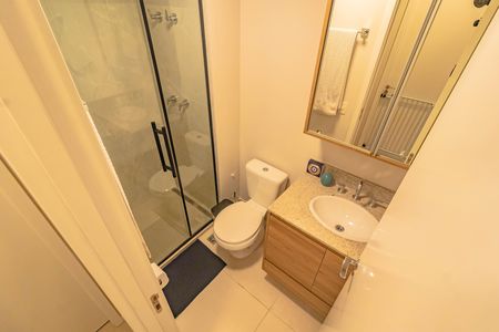 Apartamento à venda com 69m², 2 quartos e 1 vaga Apartamento à venda com 69m², 2 quartos e 1 vagaBanheiro social