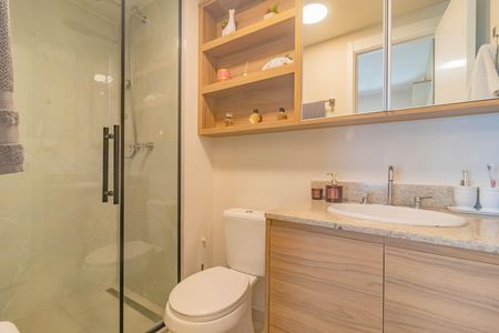 Apartamento à venda com 69m², 2 quartos e 1 vaga Apartamento à venda com 69m², 2 quartos e 1 vagaBanheiro da Suíte