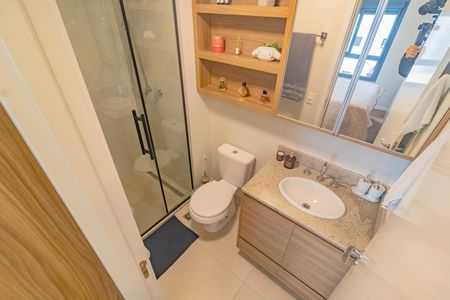 Apartamento à venda com 69m², 2 quartos e 1 vaga Apartamento à venda com 69m², 2 quartos e 1 vagaBanheiro da Suíte