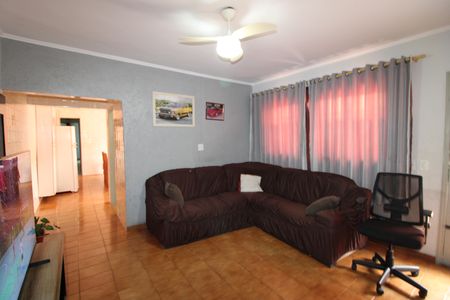 Casa à venda com 189m², 3 quartos e 7 vagasSala