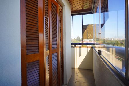 Apartamento para alugar com 214m², 4 quartos e 2 vagas Apartamento para alugar com 214m², 4 quartos e 2 vagasVaranda