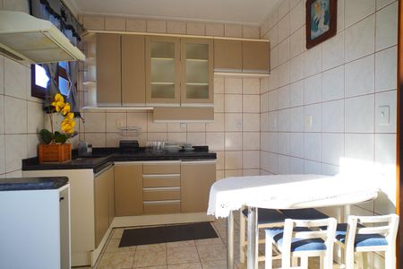 Apartamento para alugar com 214m², 4 quartos e 2 vagas Apartamento para alugar com 214m², 4 quartos e 2 vagasCozinha