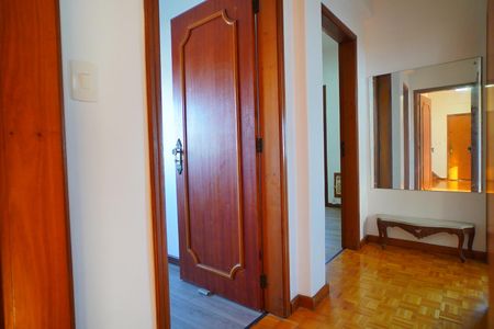 Apartamento para alugar com 214m², 4 quartos e 2 vagas Apartamento para alugar com 214m², 4 quartos e 2 vagasCorredor