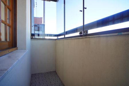 Apartamento para alugar com 214m², 4 quartos e 2 vagas Apartamento para alugar com 214m², 4 quartos e 2 vagasVaranda