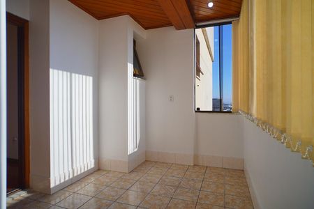 Apartamento para alugar com 214m², 4 quartos e 2 vagas Apartamento para alugar com 214m², 4 quartos e 2 vagasVaranda